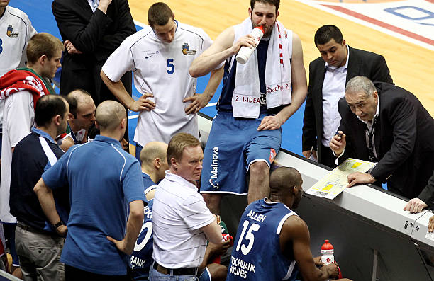 虽然他依旧 虽然他依旧