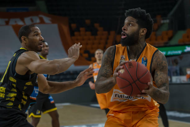 仅两米的位 仅两米的位